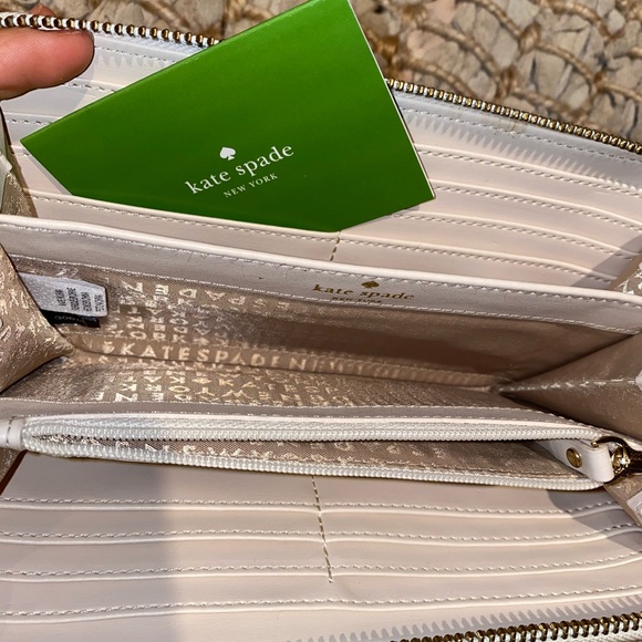 100% Authentic Kate Spade wallet 💙 - Picture 4 of 4